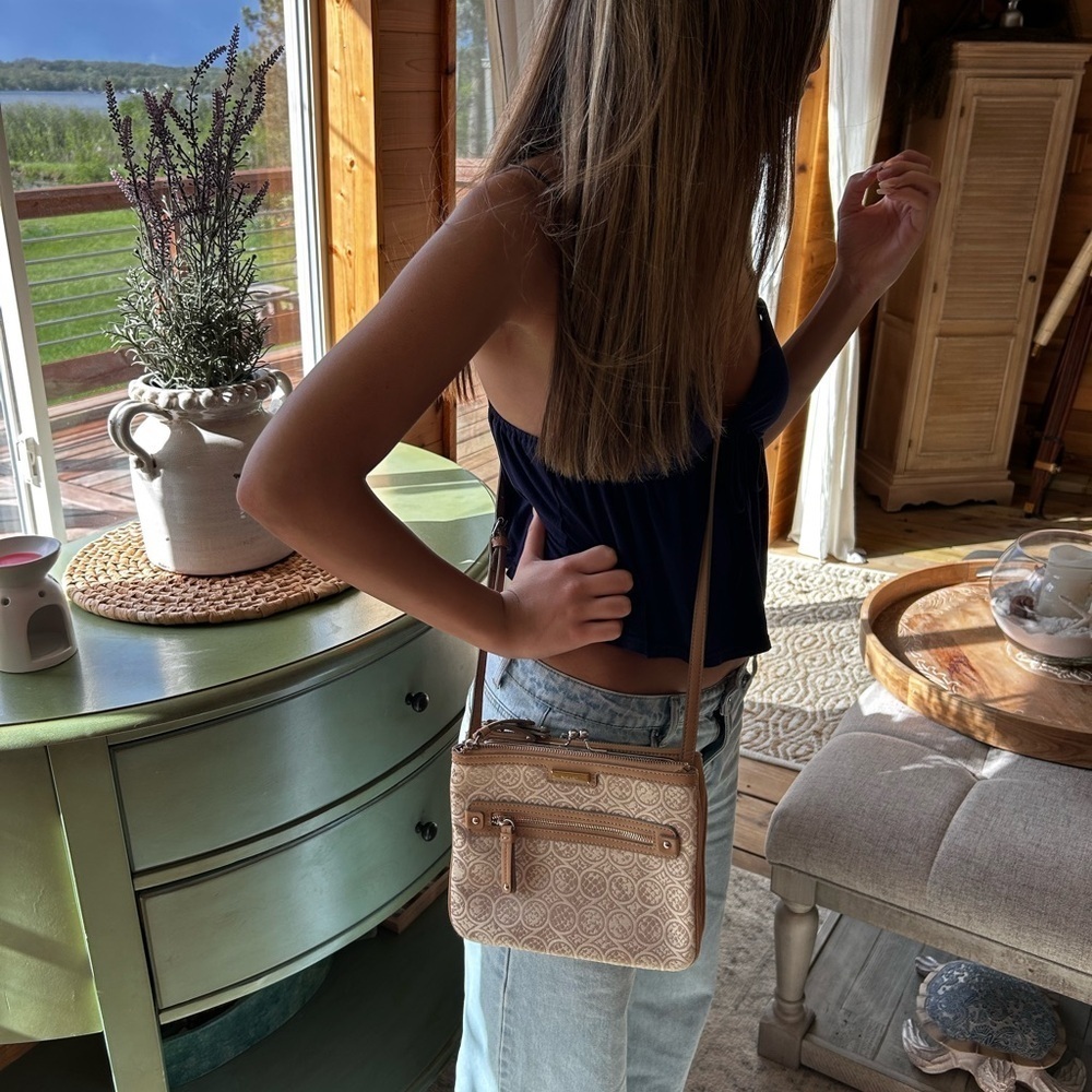 Stylish Tan and Cream Crossbody Bag Nine West